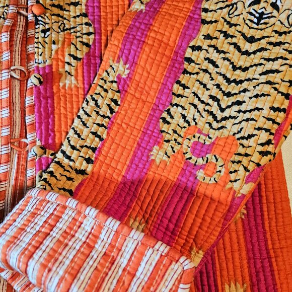 Artisan-made quilted Tiger jacket, reversible, 100 % cotton, ships from USA, - Picture 7 of 15